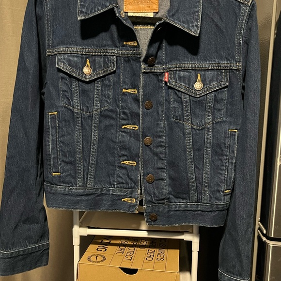 Levi's Jackets & Blazers - Women'sLevi's Denim Cropped Jacket - Blue